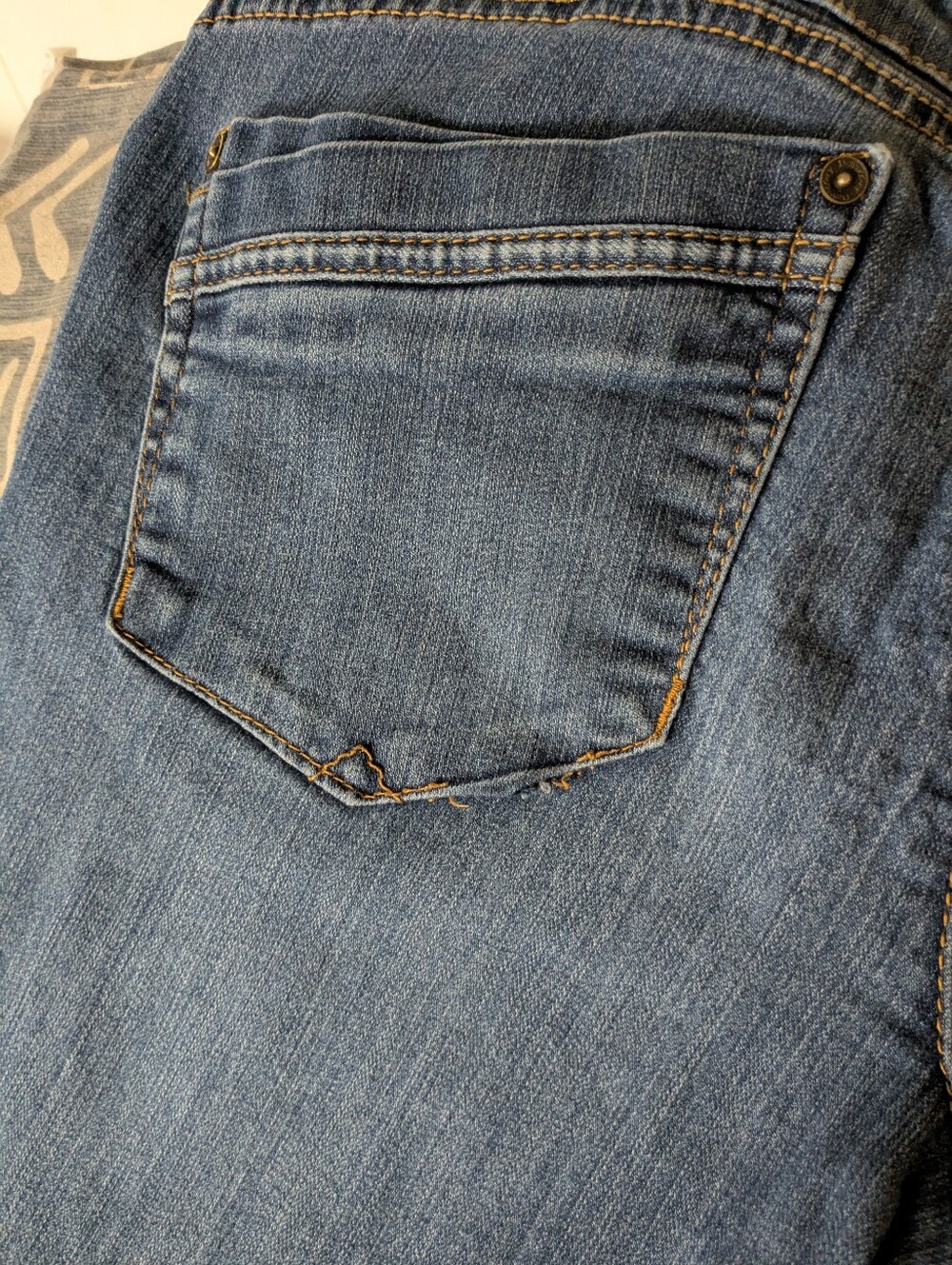 *Democracy Women's Blue Ankle "Ab"solution jeans, size 8 - Picture 4 of 4